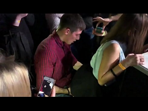 ❤️ Pravi seks u ruskom noćnom klubu. 18-godišnja Ruskinja u anusu i vagini pojebana u noćnom klubu ️ Kvalitetna pornografija na hr.porno-fuq.ru ☑